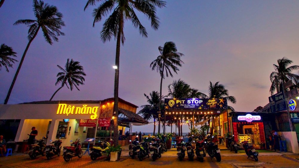 Phố Nguyễn Đình Chiểu - Phan Thiết về đêm 